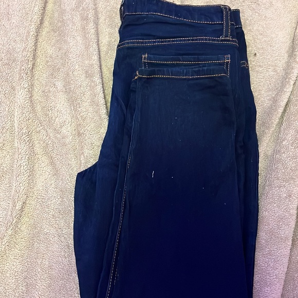 Cute high rise jeans 🫀 - Picture 4 of 4